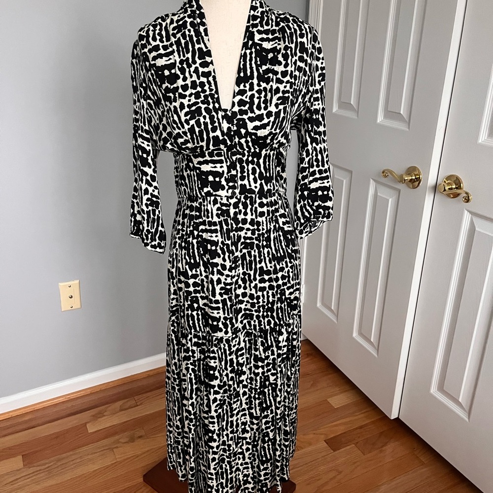 ba&sh Black and White Sheath Dress with Cuffed Sleeves and Notched Collar